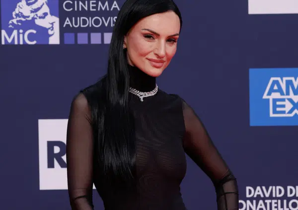 Arisa non &egrave; una 'dea', &egrave; dimagrita tanto e troppo in fretta. Body positivity un cazz0! Diventano tutte scheletri e non si pu&ograve; dire niente?!