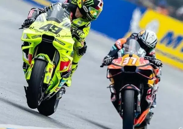 E&rsquo; questione di sguardi? &ldquo;Nessuno lo fa sorpassandomi&rdquo;: Acosta che le promette a Di Giannantonio &egrave; la MotoGP che serve (oltre Aprilia)