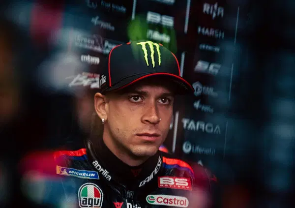 Black is the new red? Aprilia si mette Monster Energy sulle carene gi&agrave; dal Mugello mentre allunga in classifica