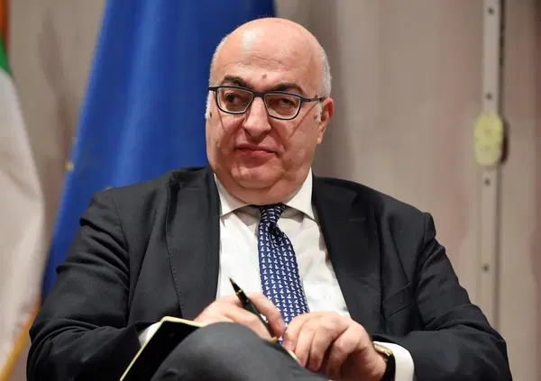 Mario Sechi ma cosa ti lagni? Angelucci fa Angelucci e poi diciamocela tutta: hai fatto un Libero discutibile...