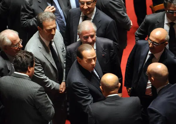 Berlusconi &egrave; stato archiviato sei volte in trent'anni di indagini sul suo presunto coinvolgimento nelle stragi di mafia. Ma come &egrave; andata questa storia: la nascita di Fininvest, i rapporti con Cosa Nostra e tutte le domande fatte in questi anni