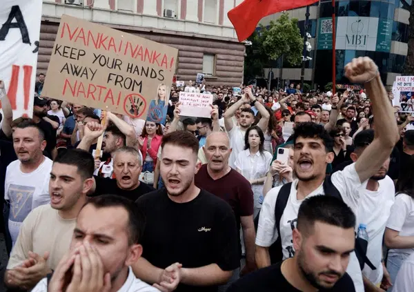 Tutto quello che sappiamo sul progetto immobiliare di Trump e Kushner in Albania: ci sono di mezzo due qatarioti accusati di finanziare il terrorismo e un boss della mafia albanese (di cui si parl&ograve; per l&rsquo;attentato a Ranucci)
