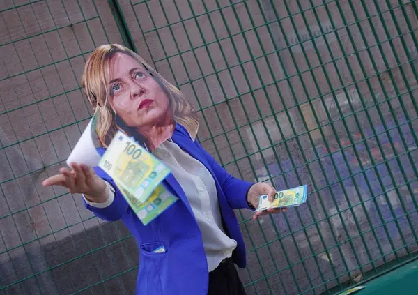 Ragazzi, ma che significa che il rapporto debito/Pil pu&ograve; arrivare al 138%? La strategia di Meloni &egrave; fallimentare tra tassi, crescita dimezzata e Superbonus: ecco perch&eacute; pagheremo tutti