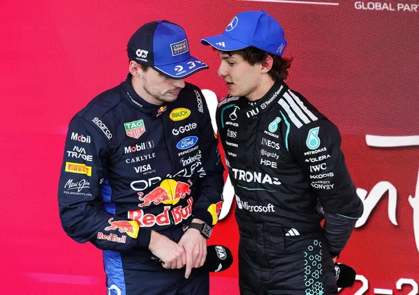 A Monaco come si batte Antonelli? Verstappen ed Hamilton non hanno dubbi: &ldquo;Kimi, aspetta un secondo prima che si spengano luci. Anzi, due&rdquo;. E poi Max tira una cannonata a George Russell