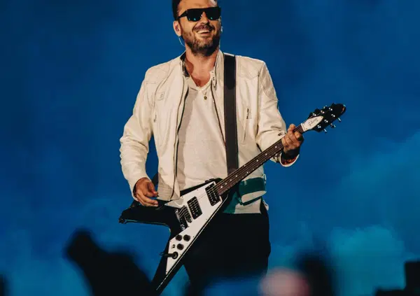 Siamo stati alla prima data di Cremonini Live26 al Circo Massimo e vi spieghiamo perch&eacute; Cesare &egrave; diventato il &ldquo;nostro imperatore&rdquo;