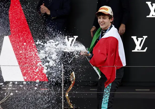 Perch&eacute; Kimi Antonelli l&rsquo;ha preso Mercedes e non Ferrari? &ldquo;Anche oggi non sarebbe semplice&rdquo;