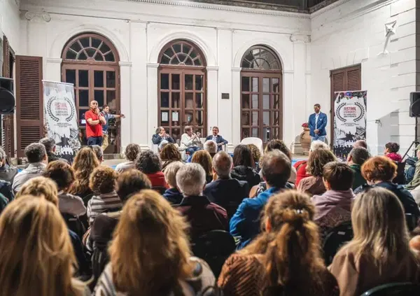 A Sorrento nessuna giornalista e &ldquo;tra gli ospiti c'&egrave; qualcuno che non sempre ha rispettato le donne...&rdquo;. Chi sono? Sigfrido Ranucci e Nello Trocchia: le accuse, le indagini e cosa &egrave; emerso