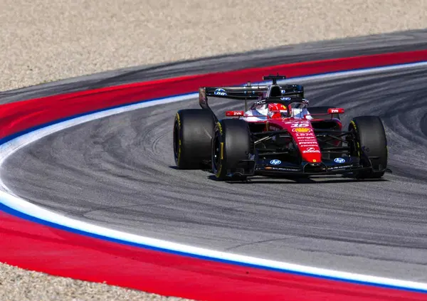 A Barcellona per Ferrari freni nuovi, ma solito risultato? Vasseur parla di &ldquo;inizio strano&rdquo;, Leclerc di avversari &ldquo;ancora davanti&rdquo;. Hamilton lotta contro la SF-26 (per ora)