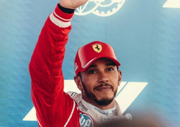 Ma quindi Hamilton non era un bollito? A Barcellona Sir Lewis fa un capolavoro, al contrario di Leclerc che ammette: &ldquo;Mi vergogno, nemmeno una vittoria servirebbe per scusarmi&rdquo;