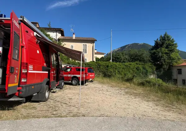 Sorelline scomparse: la guerra dei grandi, un'auto nella notte e una cameretta che parla dietro il mistero di Civitella