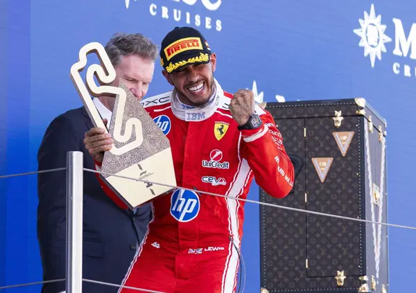 Il tifoso che ha salvato Lewis Hamilton: &ldquo;Mi gridava di non dimenticare chi fossi, mi ha davvero colpito&rdquo;. E ora il titolo &ldquo;non &egrave; impossibile&rdquo;