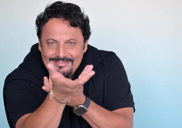 Prima faceva sold out, adesso d&agrave; i voti? Enrico Brignano a Tale e Quale Show &egrave; la dura legge della tv: quando non sei pi&ugrave; la star, diventi il giudice