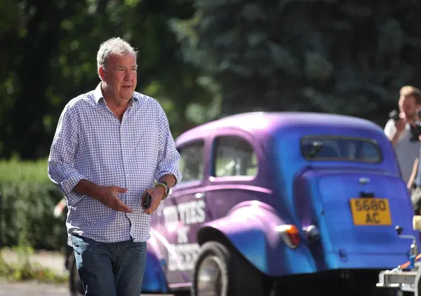 Jeremy Clarkson, ma che caz*o dici? L&rsquo;ex conduttore di Top Gear ha un cancro grave ma noi abbiamo ancora bisogno del suo caratteraccio