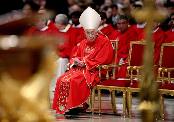 Addio a Camillo Ruini, cardinale santo e diavolaccio che ha sparso ovunque il seme della DC (mentre la ammazzavano)