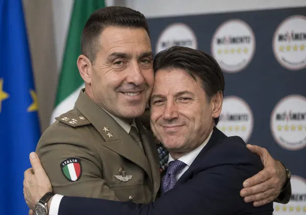 Se Vannacci si allea con la destra di Meloni fa un favore a Conte: cosa dicono i sondaggi, la strategia del Campo Lago e lo stallo del Generale (che rischia di far vincere la sinistra, ma non per i motivi che credete)