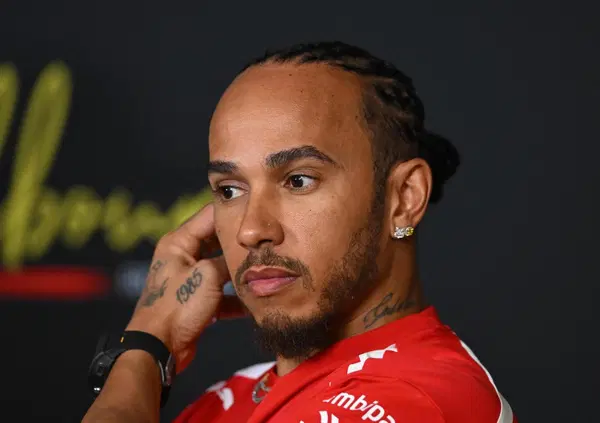 Il motorsport ha un grosso problema e Lewis Hamilton &egrave; uno dei pochi a non nascondersi: &ldquo;&Egrave; ridicolo, &egrave; impossibile per una persona normale competere con chi spende milioni&rdquo;