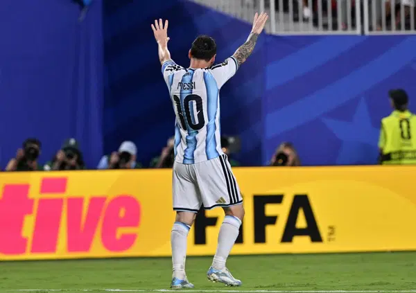 Messi &egrave; il Re del mondiale pi&ugrave; bello di sempre: pi&ugrave; globale, pieno di sogni e di grandi imprese di nazionali sconosciute. Questo &egrave; il calcio del futuro, mentre l&rsquo;Italia resta a vedere