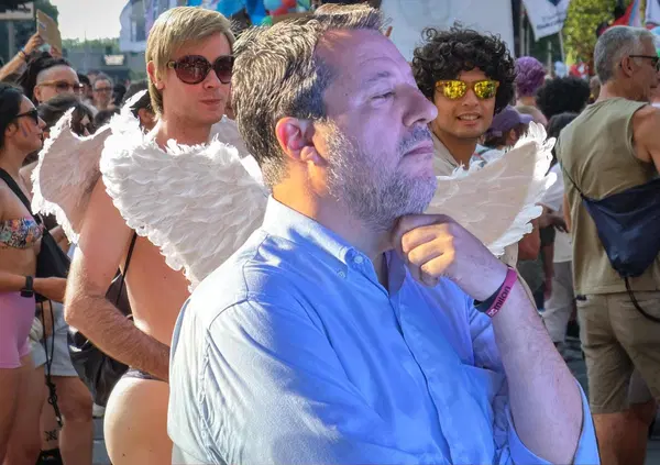 Non &egrave; il pompi*o in s&eacute;, ma il pompi*o in me: lo scrittore Gianni Miralia difende la &ldquo;fellatio&rdquo;  dopo le frasi al Gay Pride di Milano contro Salvini
