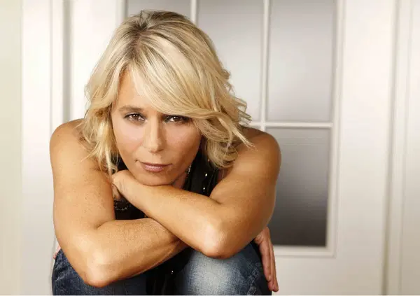 Il Codacons scopre solo adesso che Maria De Filippi tira il sesso e nasconde la mano