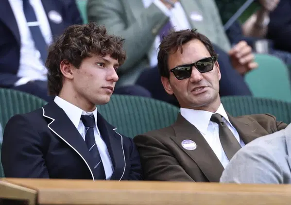 Roger Federer torna a Wimbledon e manda in estasi totale Kimi Antonelli nel Royal Box e Jasmine Paolini in campo