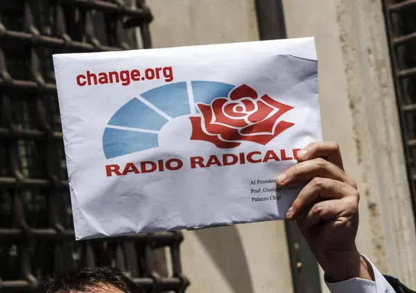 Radio Radicale, il Partito fa fuori Flavia Fratello dopo 7 anni alla conduzione della rassegna Stampa e regime, parla Matteo Hallissey: &ldquo;La scelta del segretario Turco impoverisce l&rsquo;offerta&rdquo;