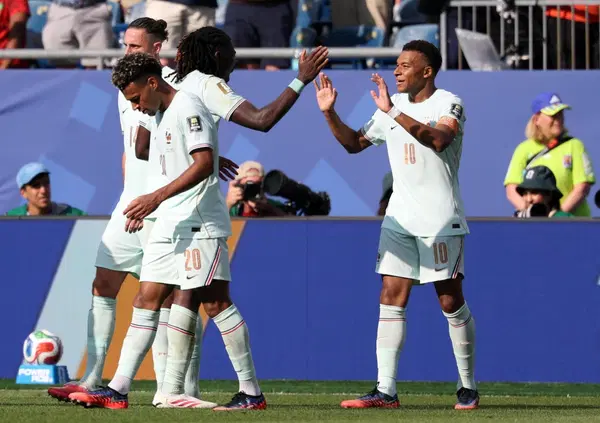 Il Mondiale vi sta fot*endo e la colpa &egrave; dell'IA: lo sapete che le partite servono a raccogliere dati? Scommesse, intrattenimento e progresso hi-tech: ecco come stiamo diventando i nuovi schiavi del XXI secolo