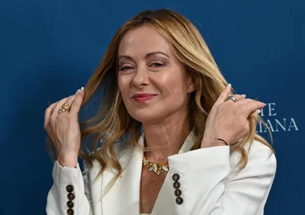 Giorgia, forse &egrave; arrivato il momento di trovarti un buon portavoce... non puoi fare tutto da sola! Altrimenti questi sono i risultati