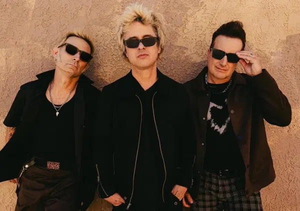 La cosa pi&ugrave; punk che i Green Day potevano fare? Tornare al furgone da cui &egrave; partito tutto. Tutto quello che sappiamo su NIMRODS, il film sulla band 