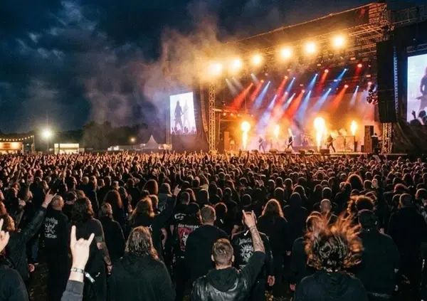 Intervista totale a Massimo Pacifico (Luppolo in Rock) contro il sistema musica in Italia: &ldquo;Non faremo mai pagare PIT e token al nostro pubblico. Sono porcherie legalizzate per rubare soldi alla gente&rdquo;