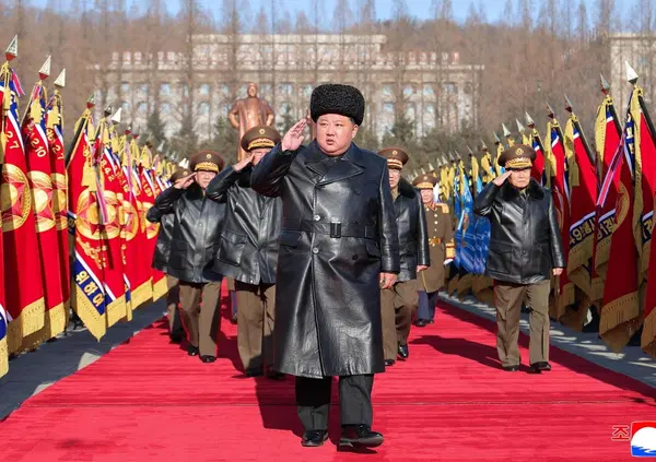 Come si vive in Corea del Nord? Con il libro "Nulla da invidiare" Barbara Demick racconta il Regno Eremita ai raggi X. Tra rituali, marce e privilegi (per pochi)