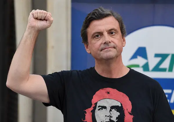Alzare le tasse su alcool e sigarette per abbattere le accise sul carburante? Caro Calenda, se sei liberale non tradire te stesso: nella tua proposta mancava solo il porno (ma a quello aveva gi&agrave; pensato Berlusconi)