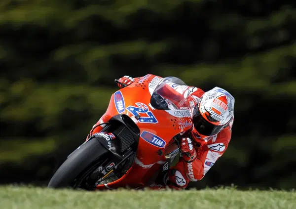 Ci voleva Michele Pirro da Mig Babol per farci capire davvero chi fosse Casey Stoner? No, ma sentire quei racconti fa comunque impressione