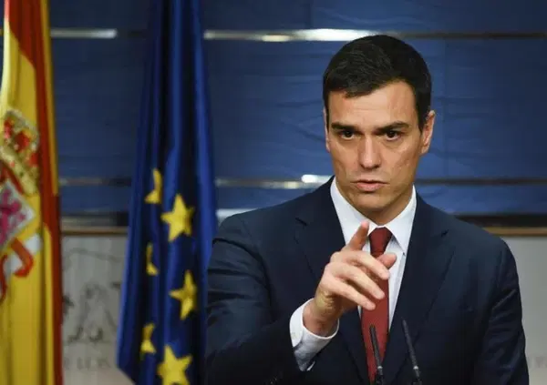 Gli urlano contro per Ceuta, Pedro S&agrave;nchez mette Madonna: il premier spagnolo e la sua folle playlist Spotify aperta a tutti