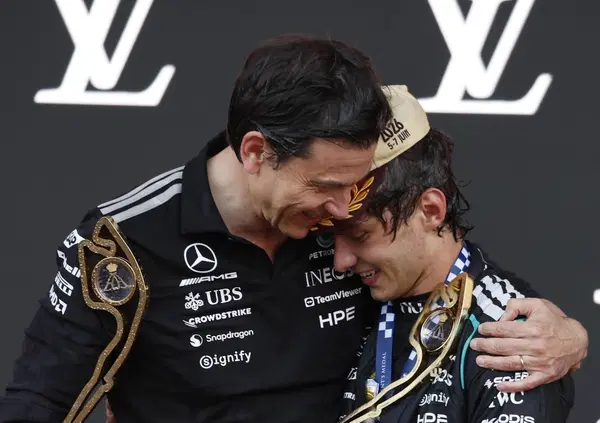 Kimi Antonelli lascia senza parole Toto Wolff (ancora): &ldquo;La sua crescita &egrave; la migliore che io abbia mai visto&rdquo;