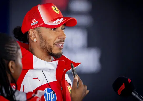 Lewis Hamilton a Zandvoort a bomba: &ldquo;Torno nel paddock con la migliore forma di sempre, sono carico. La Ferrari? Ora sono gli altri a copiare noi&rdquo;. E su Max e il 2026&hellip;