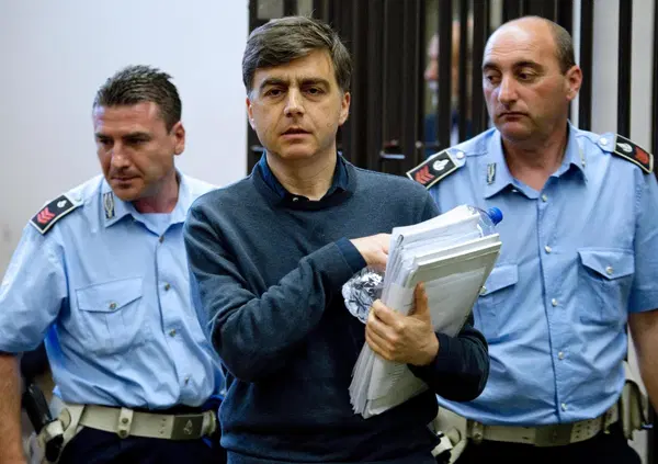 Valter Lavitola: ancora tu? Per la prima volta dopo 15 anni sul mandante della bomba a Ranucci parla Alfonso Papa, ex capo di gabinetto del ministro Castelli: &ldquo;L'ho incontrato, purtroppo, nell'inchiesta P4 e ha cercato di rovinarmi la vita&rdquo;