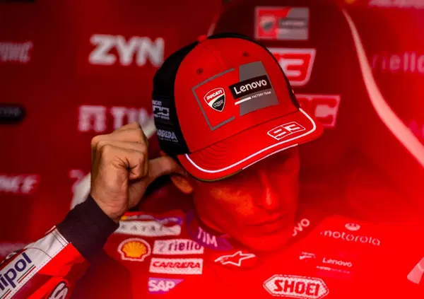 Aragon &egrave; un tavolo da poker: Bezzecchi &egrave; davanti, Mart&iacute;n si nasconde, Alex Marquez vuole tutto e Marc ha ritrovato s&eacute; stesso: &ldquo;Sto contenendo i rischi&rdquo;