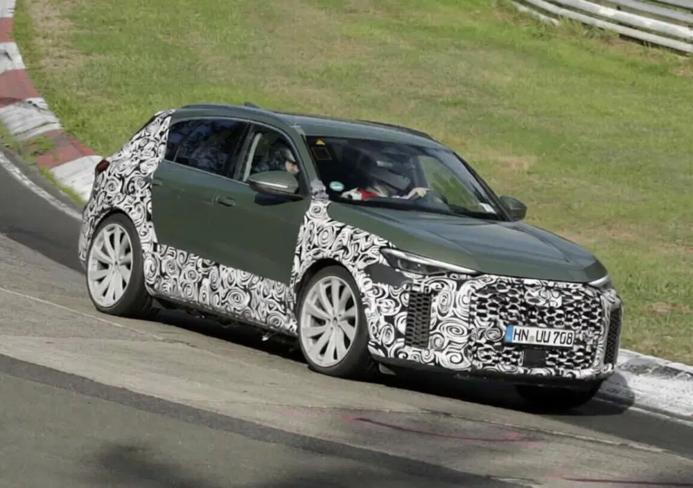 Audi RS Q5, dopo la Sportback esce allo scoperto anche il SUV: al Nürburgring con 630 CV ibridi