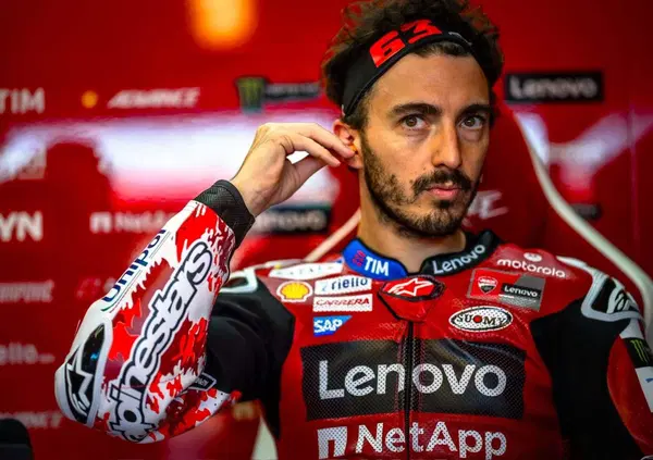La TV chiede scusa, Ducati si schiera e Pecco Bagnaia torna sul fuorionda: "Mi sono rotto le palle delle polemiche"