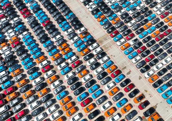 Tutto quello che non sapete sul lato oscuro dell'automotive cinese: dalla guerra dei prezzi (al ribasso) all'espansione globale