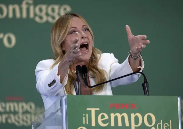 Giorgia Meloni ha il coraggio per mettere un tetto ai bambini stranieri nelle classi ma non ai medici obiettori e antiabortisti negli ospedali