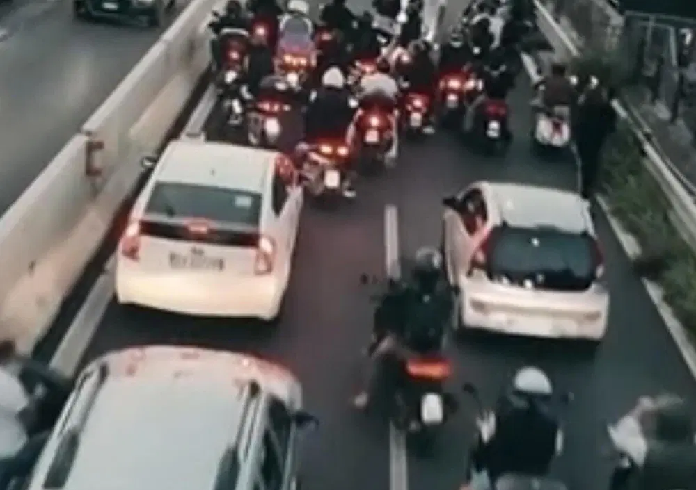 Milano-Meda bloccata dai rapper per un videoclip: cosa rischiano ora