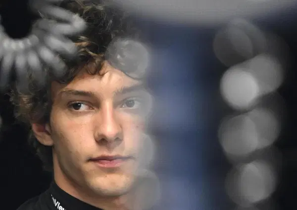 Jacques Villeneuve odia Kimi Antonelli? S&igrave;, almeno a sentire le cannonate che ha tirato a Baku