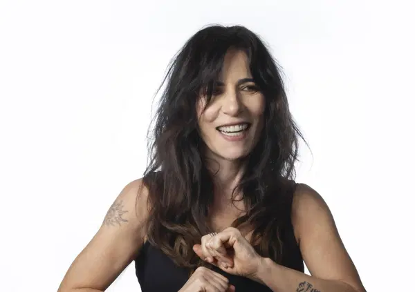 Abbiamo incontrato Paola Turci che ci ha spiegato cos&rsquo;&egrave; l&rsquo;amore a dismisura. Un disco lento, fuori dalle regole del mercato