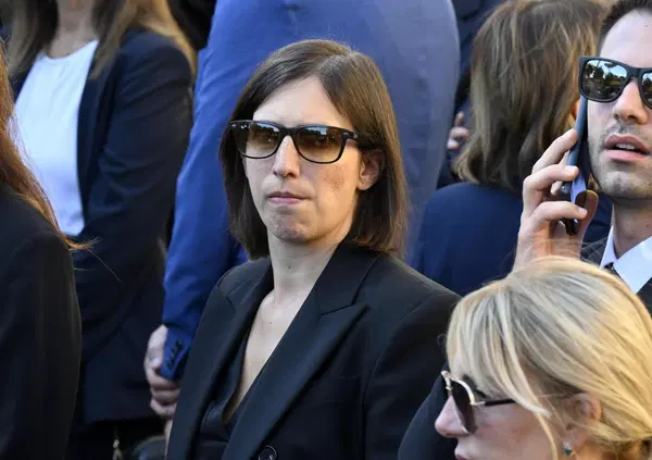 Elly Schlein asfalta Giuseppe Conte e si ricorda di essere la leader del secondo partito in Italia