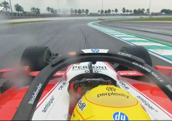 L&rsquo;imbarazzante domenica della F1 a Sepang, con le macchine che si piantano da sole sotto la pioggia: &ldquo;Se succede in rettilineo siamo solo passeggeri&rdquo;