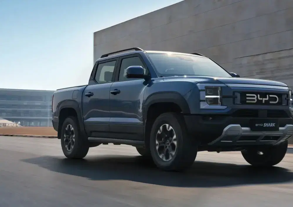 BYD al Salone di Parigi 2026: debutta un nuovo modello, in mostra DOLPHIN G DM-i e il pick-up SHARK