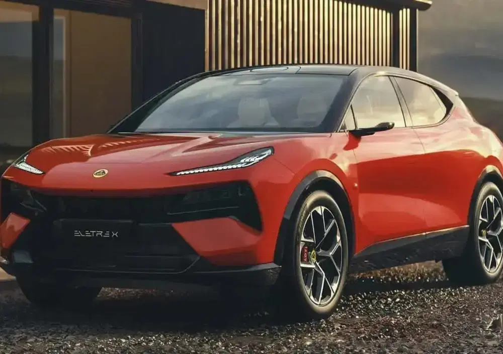 Lotus al Salone di Parigi con la nuova Eletre X, prima ibrida del marchio