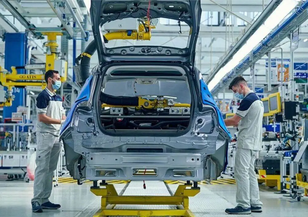Stellantis in Italia torna a crescere: la produzione punta a quota 450.000 veicoli nel 2026