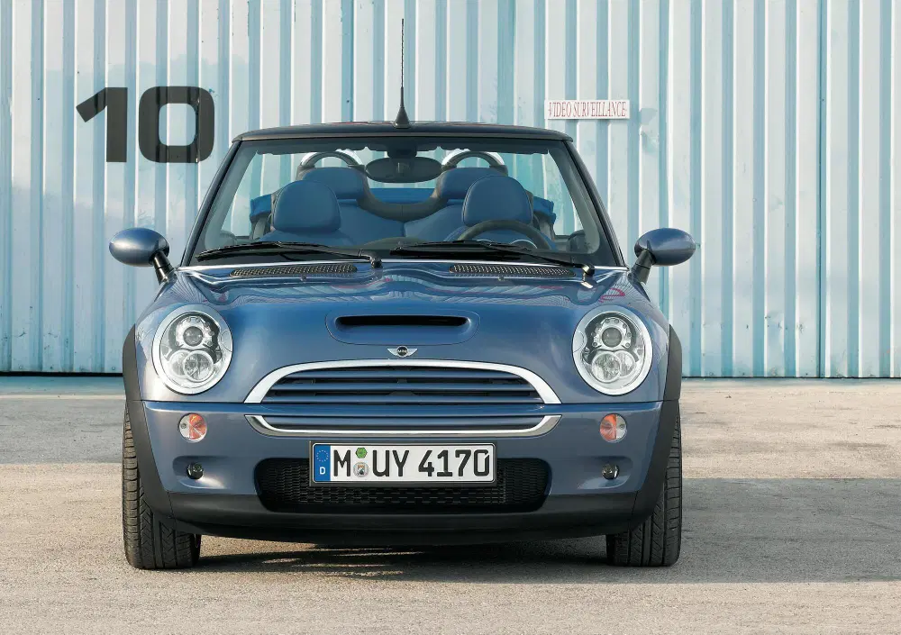 MINI, 25 anni in Italia: 350.000 ancora su strada e ora la Countryman punta allo sterrato